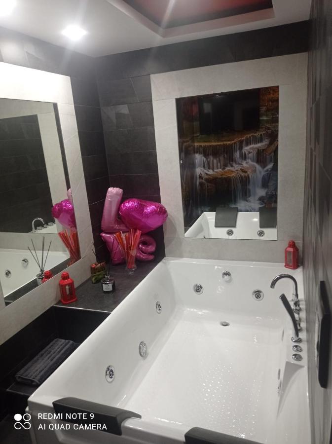 Suite Holiday House Bonaccorso Catania Bagian luar foto