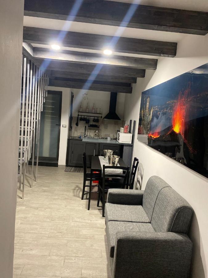 Suite Holiday House Bonaccorso Catania Bagian luar foto