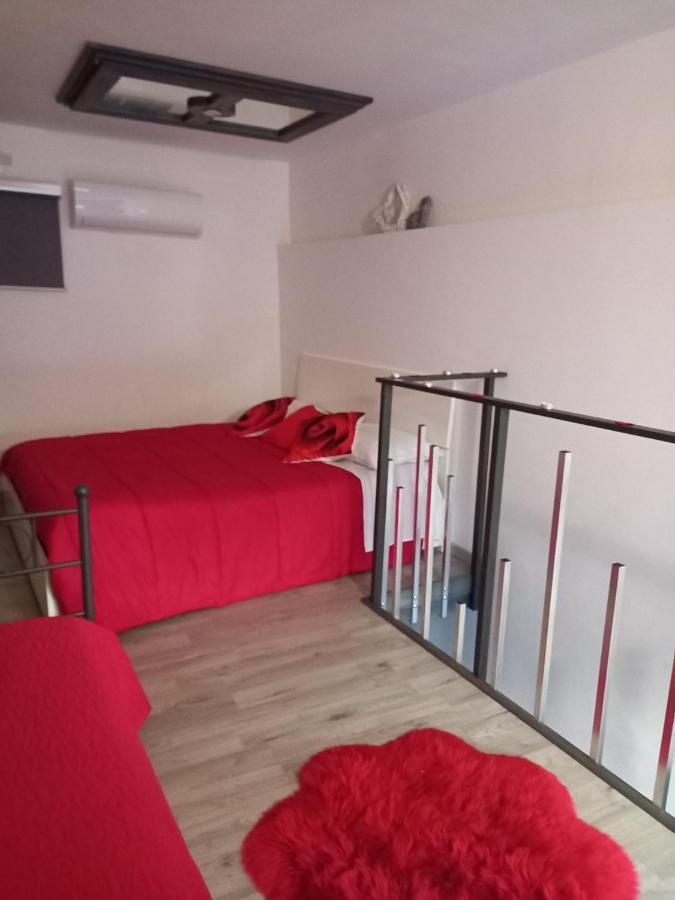 Suite Holiday House Bonaccorso Catania Bagian luar foto