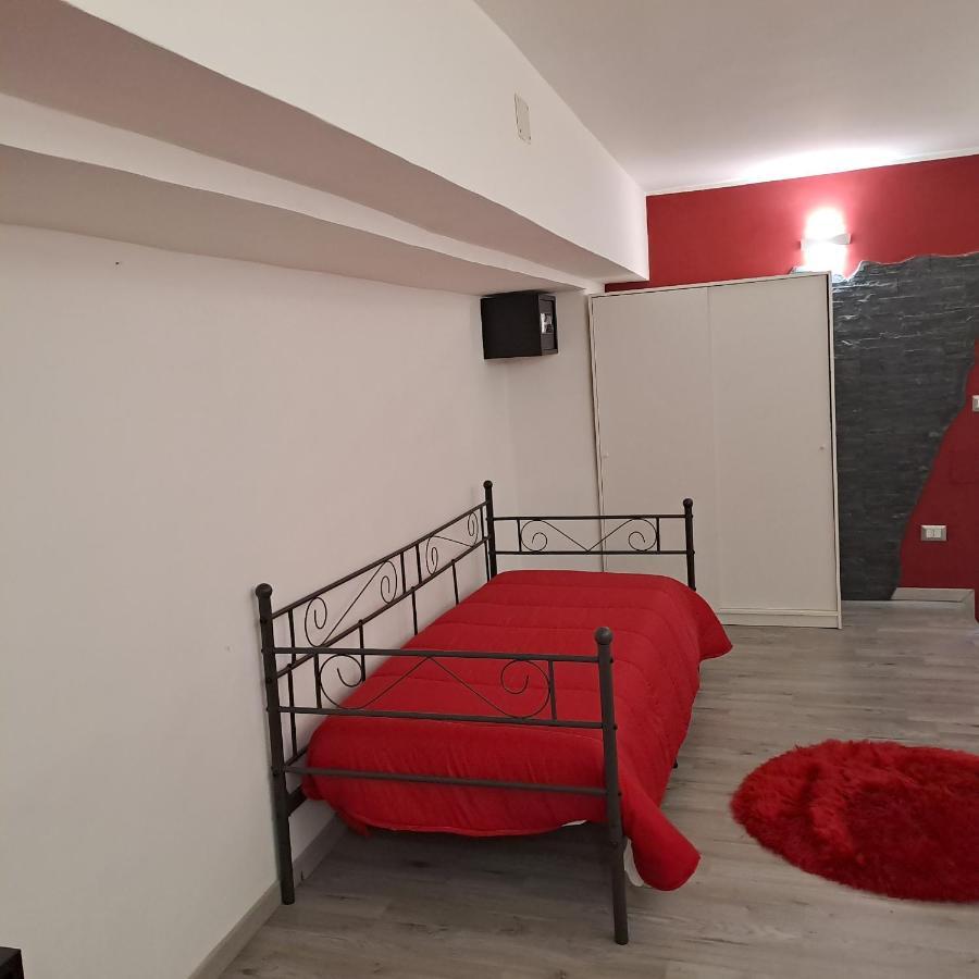 Suite Holiday House Bonaccorso Catania Bagian luar foto